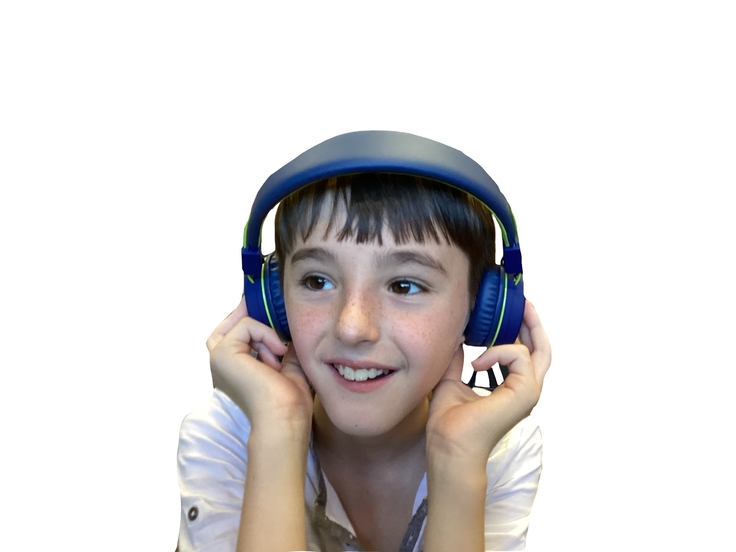 Foto Junge mit Kopfhörern