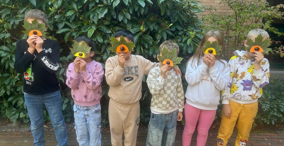 Foto Kinder Eingangsstufe Ankündigung Herbstferien